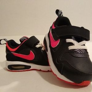 Nike Air Max Trax

Toddler Girl Shoes